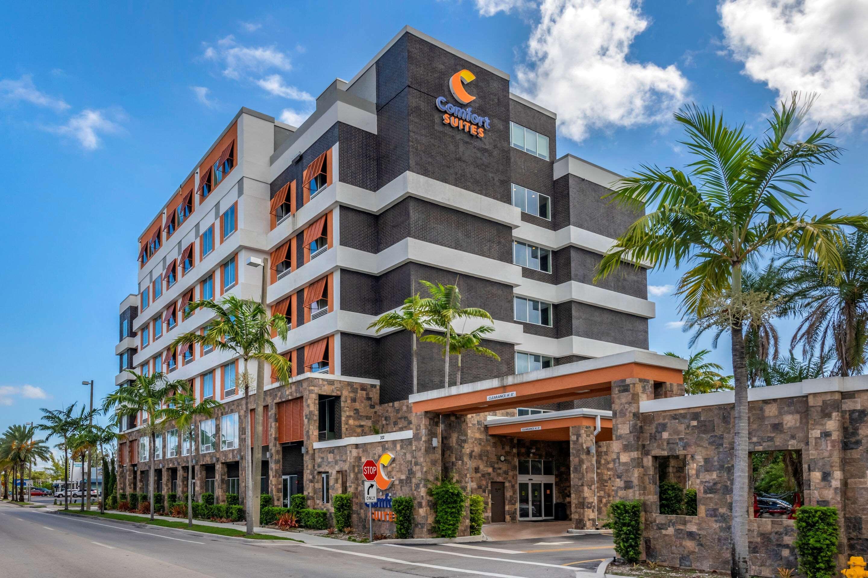 Comfort Suites Fort Lauderdale Airport & Cruise Port Dania Beach Ngoại thất bức ảnh