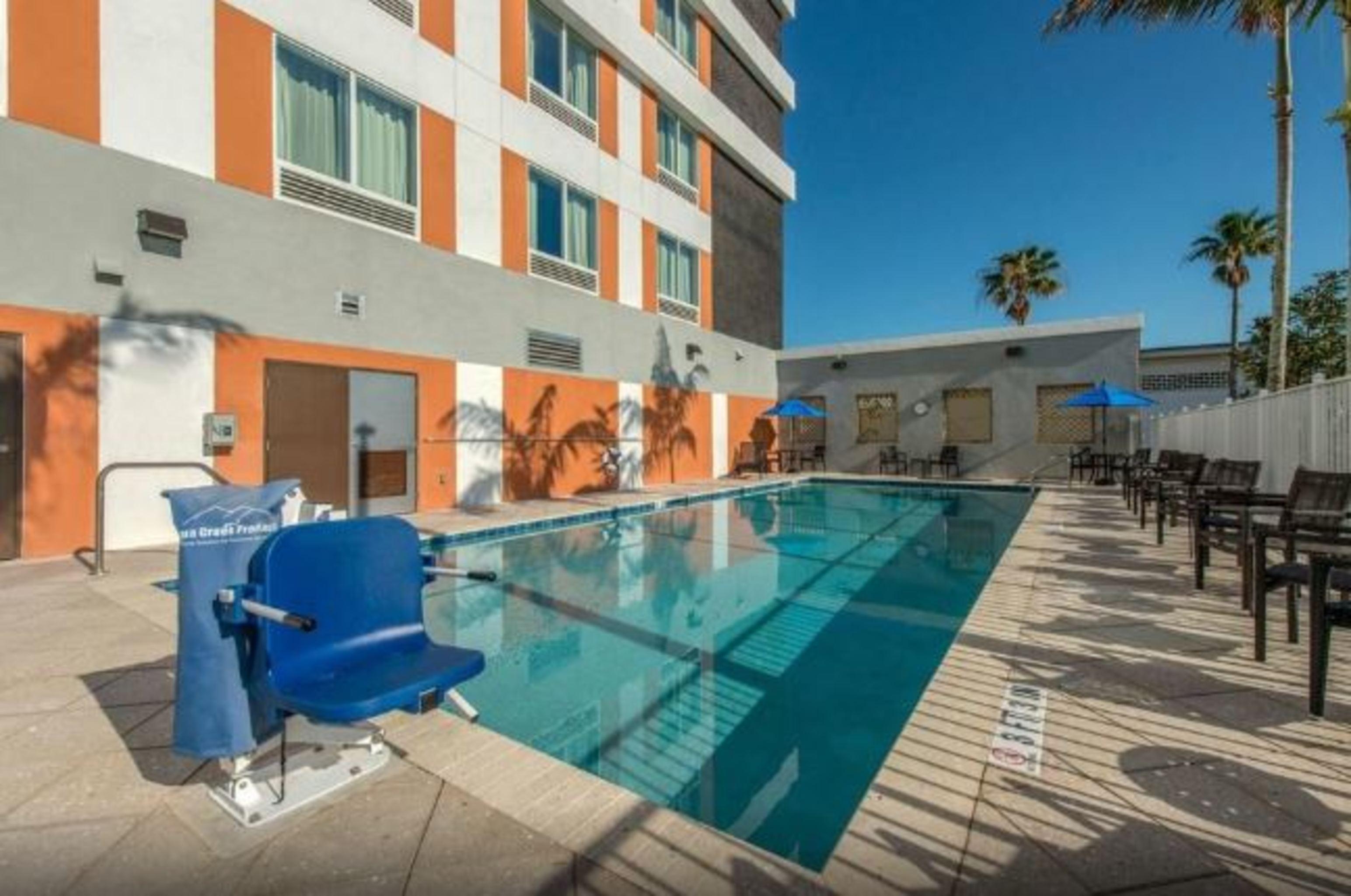 Comfort Suites Fort Lauderdale Airport & Cruise Port Dania Beach Ngoại thất bức ảnh